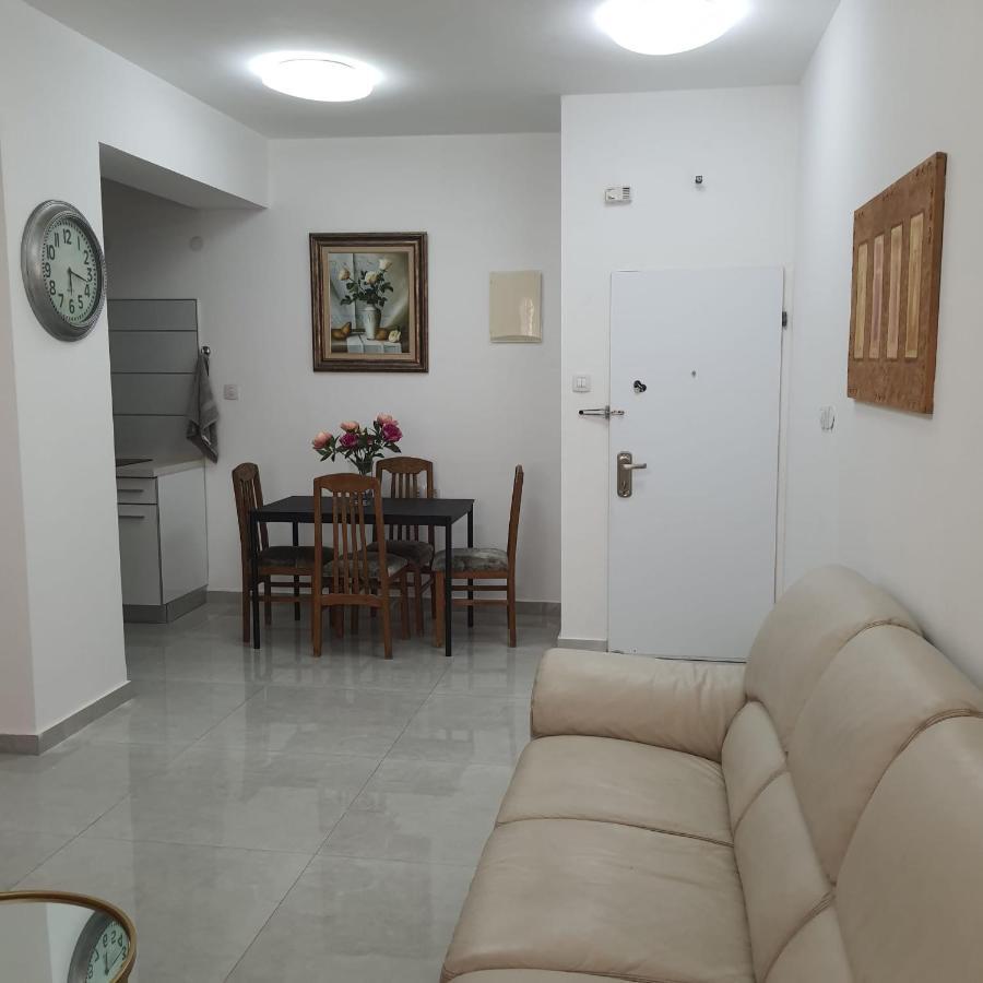 Lovely Three-Room Apartment Above The Promenade Ashdod Dış mekan fotoğraf